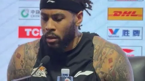 《利物浦官方表态：全力挽留萨拉赫，斯洛特未来亦备受期待》